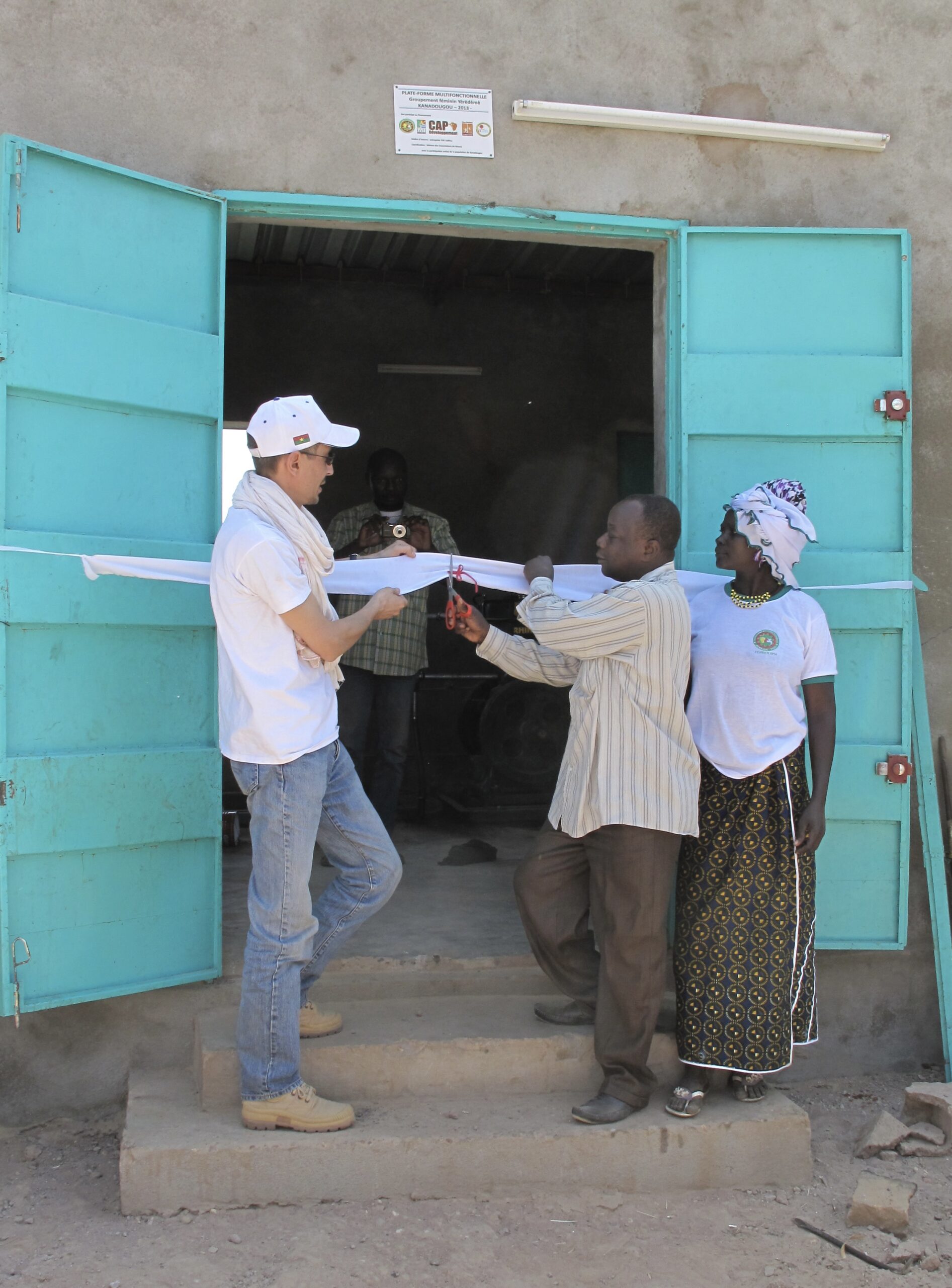 inauguration d'une plate-forme multifonctionnelle construite par CAP Développement
